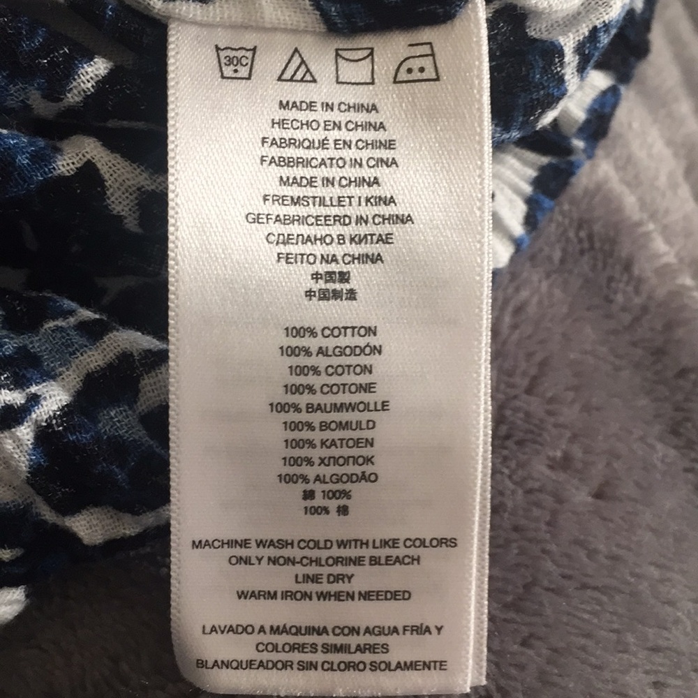 Michael Kors light weight top - Picture 5 of 5